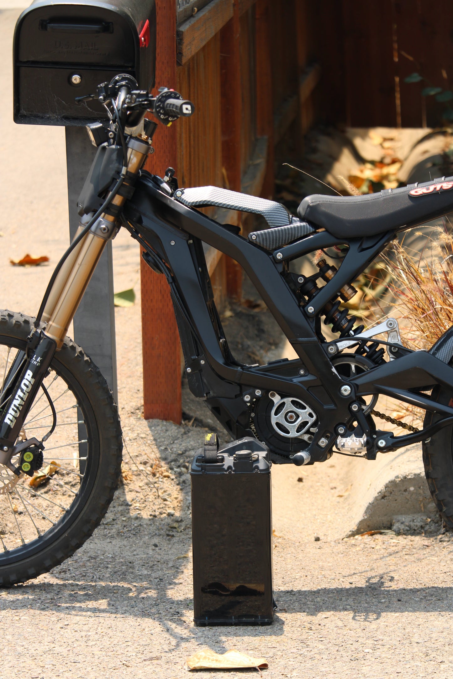 E-Bike "invisible" Vantablack Battery Wrap